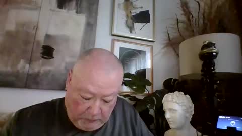 Snapshot of denboisvin2043 chatting on 02/14/25, 12:03 denboisvin2043 online show from 02/14/25, 12:03