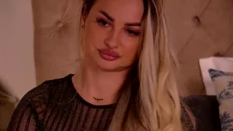 Ela online show from 02/25/26, 11:03