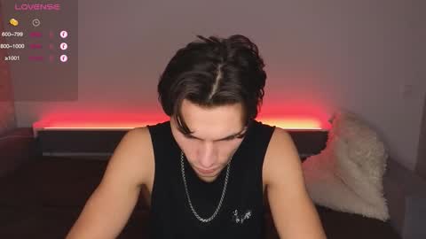 Snapshot of denlover chatting on 02/08/26, 01:47 Den online show from 02/08/26, 01:47