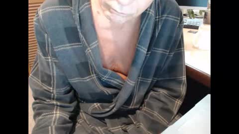 Den  Jet online show from 12/04/25, 10:24