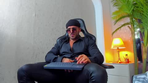 dennis_cox_ online show from 01/26/25, 03:14