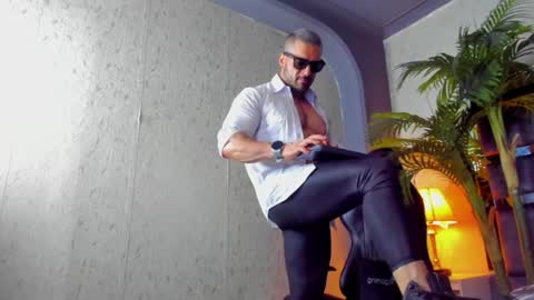 dennis_cox_ online show from 01/28/25, 03:35