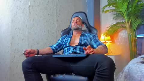 dennis_cox_ online show from 02/17/25, 02:26