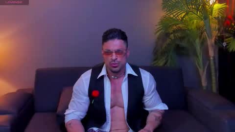 dennis_cox_ online show from 10/30/25, 09:04