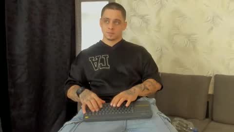 dennis munera online show from 01/12/25, 12:23