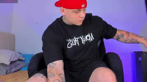 dennis munera online show from 10/11/25, 04:16