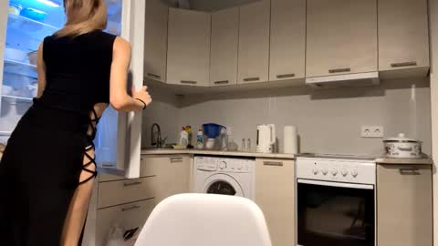 Denni online show from 10/09/25, 05:22