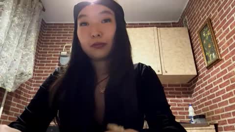 Emma online show from 09/25/25, 01:26