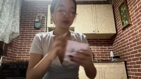 Emma online show from 09/27/25, 01:16