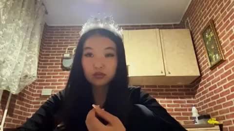 Emma online show from 11/18/25, 02:54