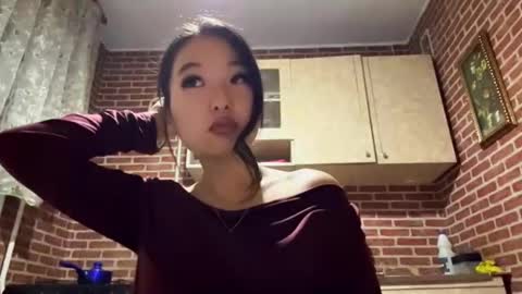 Emma online show from 11/19/25, 01:11