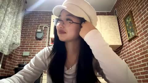 Emma online show from 02/17/26, 03:40