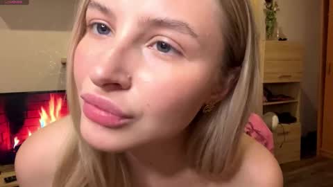 Vi  Victoria online show from 11/10/25, 03:44