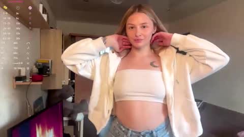 Vi  Victoria online show from 11/23/25, 12:16