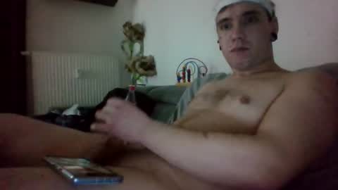 Snapshot of deraexli chatting on 02/18/25, 02:38 deraexli online show from 02/18/25, 02:38