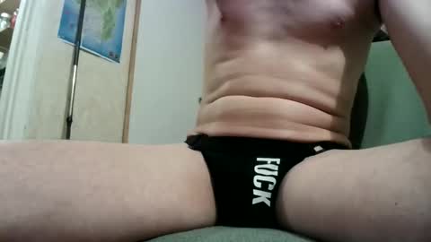 Snapshot of dereck59 chatting on 10/19/25, 05:08 dereck59 online show from 10/19/25, 05:08