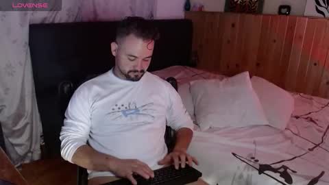 Dereck Mills3 online show from 02/25/26, 04:11