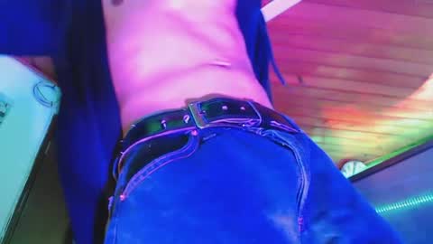 Snapshot of dereck_monroe chatting on 08/05/26, 04:59 Dereck online show from 08/05/26, 04:59