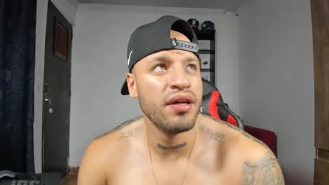 Snapshot of dereckgreen chatting on 02/07/25, 07:07 dereckgreen online show from 02/07/25, 07:07