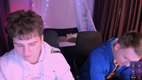 Snapshot of derek_hawk_ chatting on 12/20/25, 08:05 derek_hawk_ online show from 12/20/25, 08:05