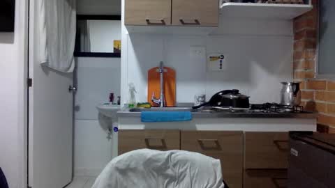 Snapshot of derek_smiith chatting on 12/11/24, 05:00 Derek smiith online show from 12/11/24, 05:00