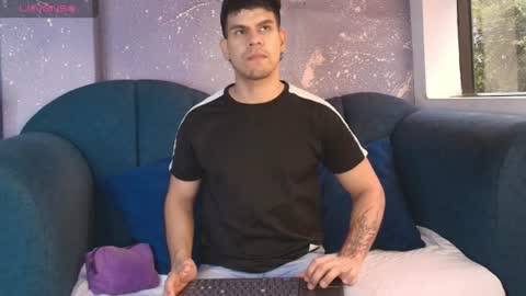 derek_voss online show from 06/30/26, 01:01