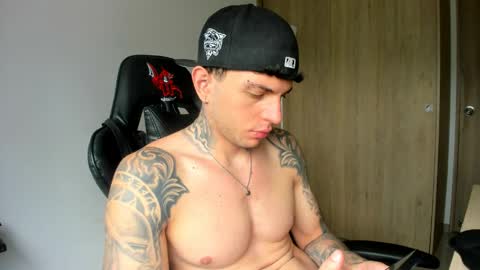 derekmuller11 online show from 04/15/26, 01:51