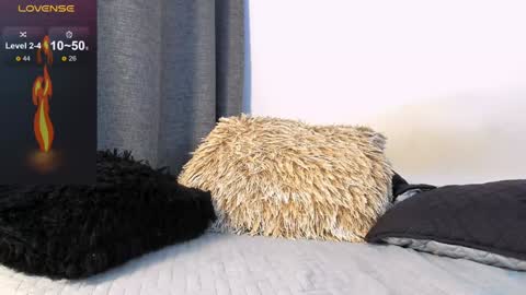 Derek  IG Derekolsen2024 online show from 01/24/25, 05:31