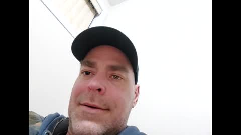 Snapshot of derf007 chatting on 02/22/25, 02:39 derf007 online show from 02/22/25, 02:39