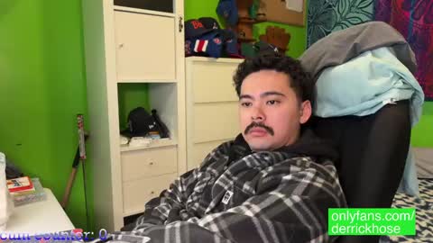 Derrick Hose online show from 02/06/25, 06:02