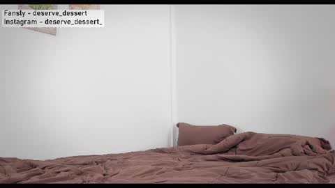 Snapshot of deserve_dessert chatting on 07/24/26, 09:07 Domi online show from 07/24/26, 09:07