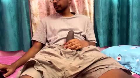 Snapshot of desi_silver chatting on 10/07/25, 02:53 Desi silver online show from 10/07/25, 02:53