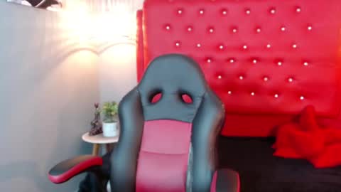 Snapshot of designturbate chatting on 12/16/24, 11:07 Designturbate online show from 12/16/24, 11:07