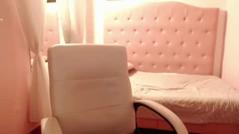 Snapshot of designturbate chatting on 12/24/24, 10:17 Designturbate online show from 12/24/24, 10:17