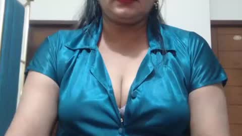 Snapshot of desimaisa130 chatting on 05/14/26, 04:03 Maisa online show from 05/14/26, 04:03