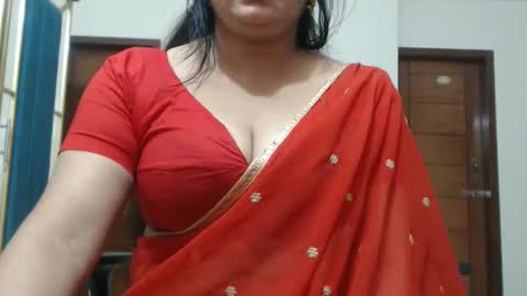 Snapshot of desimaisa130 chatting on 05/17/26, 05:20 Maisa online show from 05/17/26, 05:20