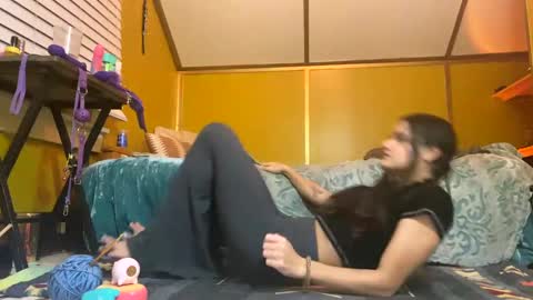 Snapshot of desimonroe chatting on 01/19/25, 12:17 desimonroe online show from 01/19/25, 12:17