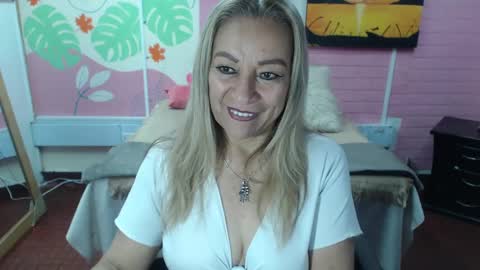 VALERIA online show from 01/14/25, 03:47
