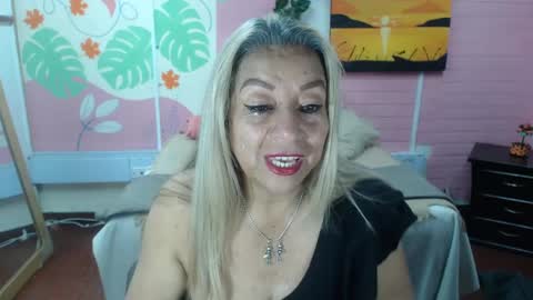 VALERIA online show from 09/15/25, 04:18