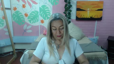 VALERIA online show from 09/19/25, 05:13