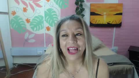 VALERIA online show from 04/01/26, 04:04