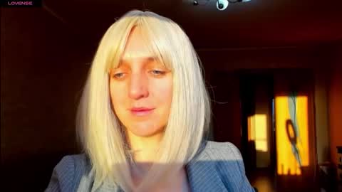 desired zoya online show from 11/18/25, 02:50