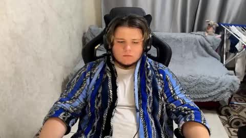 Snapshot of desiredude9 chatting on 09/14/25, 05:12 desiredude9 online show from 09/14/25, 05:12