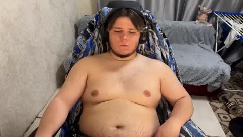 Snapshot of desiredude9 chatting on 09/15/25, 04:40 desiredude9 online show from 09/15/25, 04:40