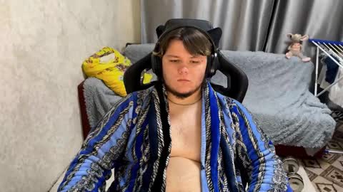 Snapshot of desiredude9 chatting on 09/17/25, 09:16 desiredude9 online show from 09/17/25, 09:16