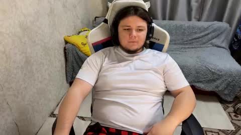 Snapshot of desiredude9 chatting on 10/12/25, 05:34 desiredude9 online show from 10/12/25, 05:34