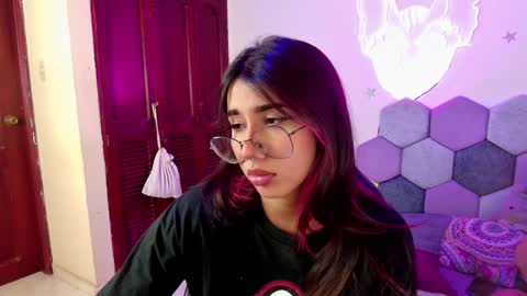 TORI AND MR. BEAR online show from 02/01/25, 05:47