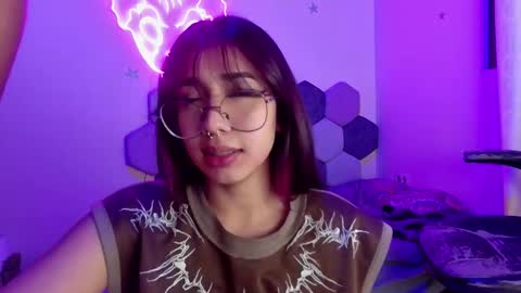 TORI AND MR. BEAR online show from 02/16/25, 12:30