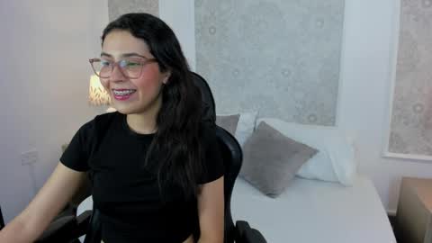 Snapshot of desireee_ chatting on 05/06/26, 07:19 desire online show from 05/06/26, 07:19