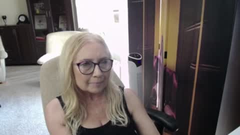 Snapshot of desiresofia chatting on 06/25/26, 01:48 S O F I A online show from 06/25/26, 01:48